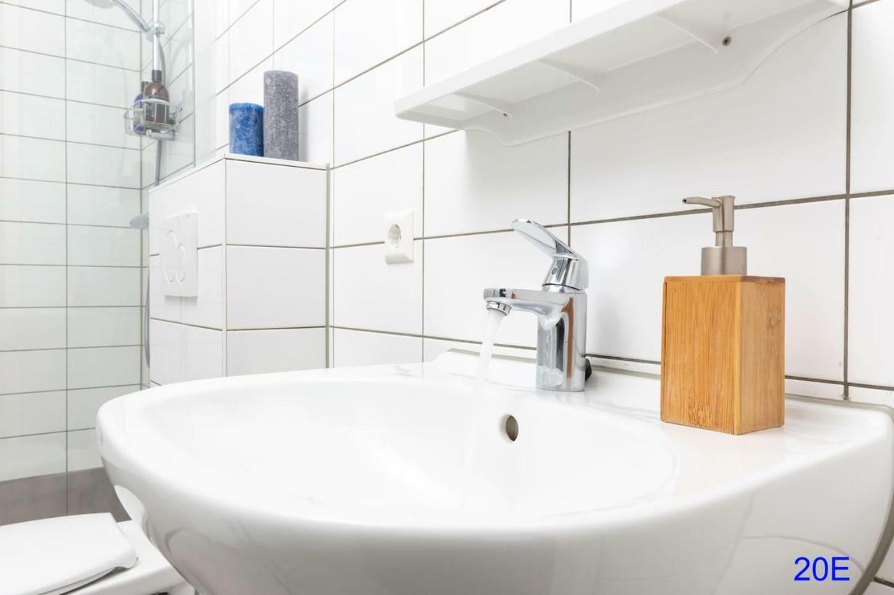 New Delft City View Central Modern Family Top Floor Apartment Utopia 20E Exteriör bild